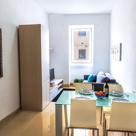 Stylish St.Julians 2 Bedroom Apartment For Rent In The City Centre With Terrace Saint Julian's Exterior photo