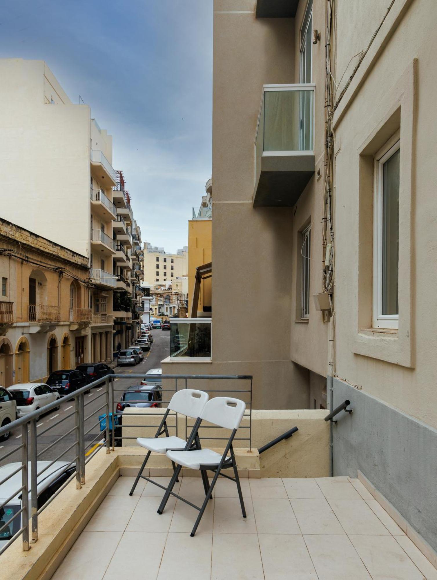 Stylish St.Julians 2 Bedroom Apartment For Rent In The City Centre With Terrace Saint Julian's Exterior photo